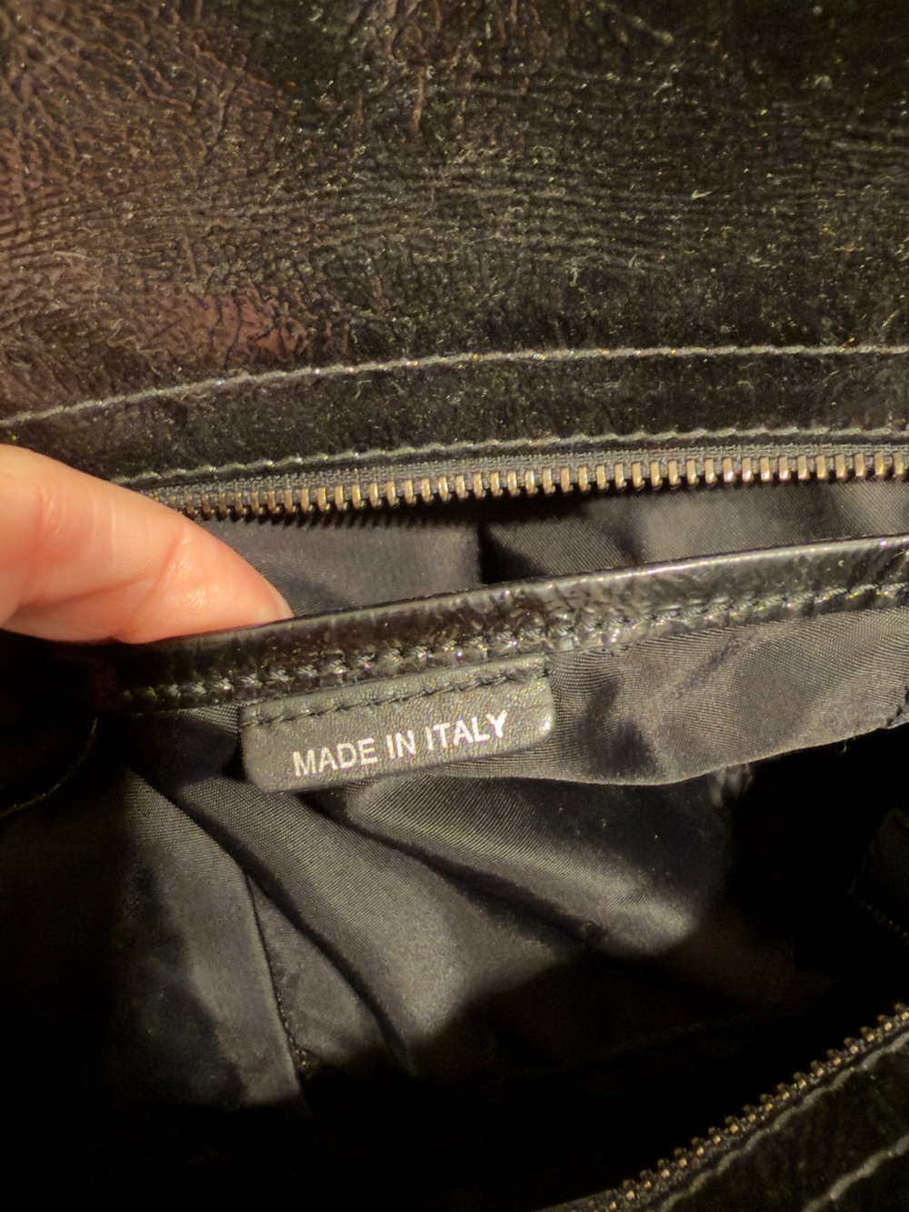 Burberry Beat Check Patent Tote • Made in Italy - Picture 12 of 15